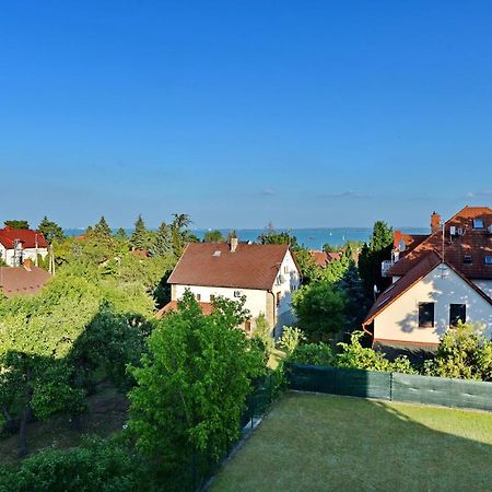 Blackbird Apartment Balatonfured Bagian luar foto