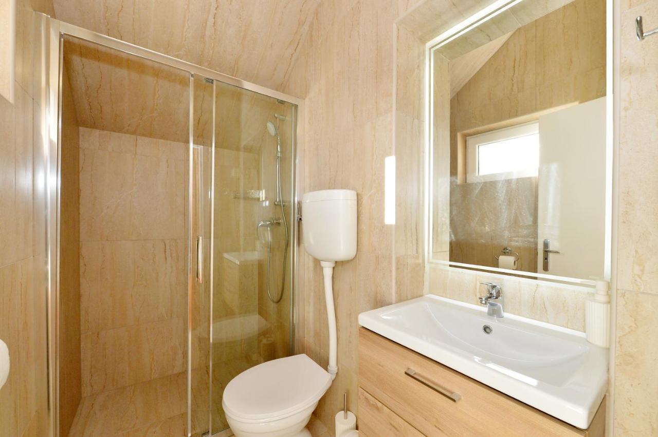 Blackbird Apartment Balatonfured Bagian luar foto
