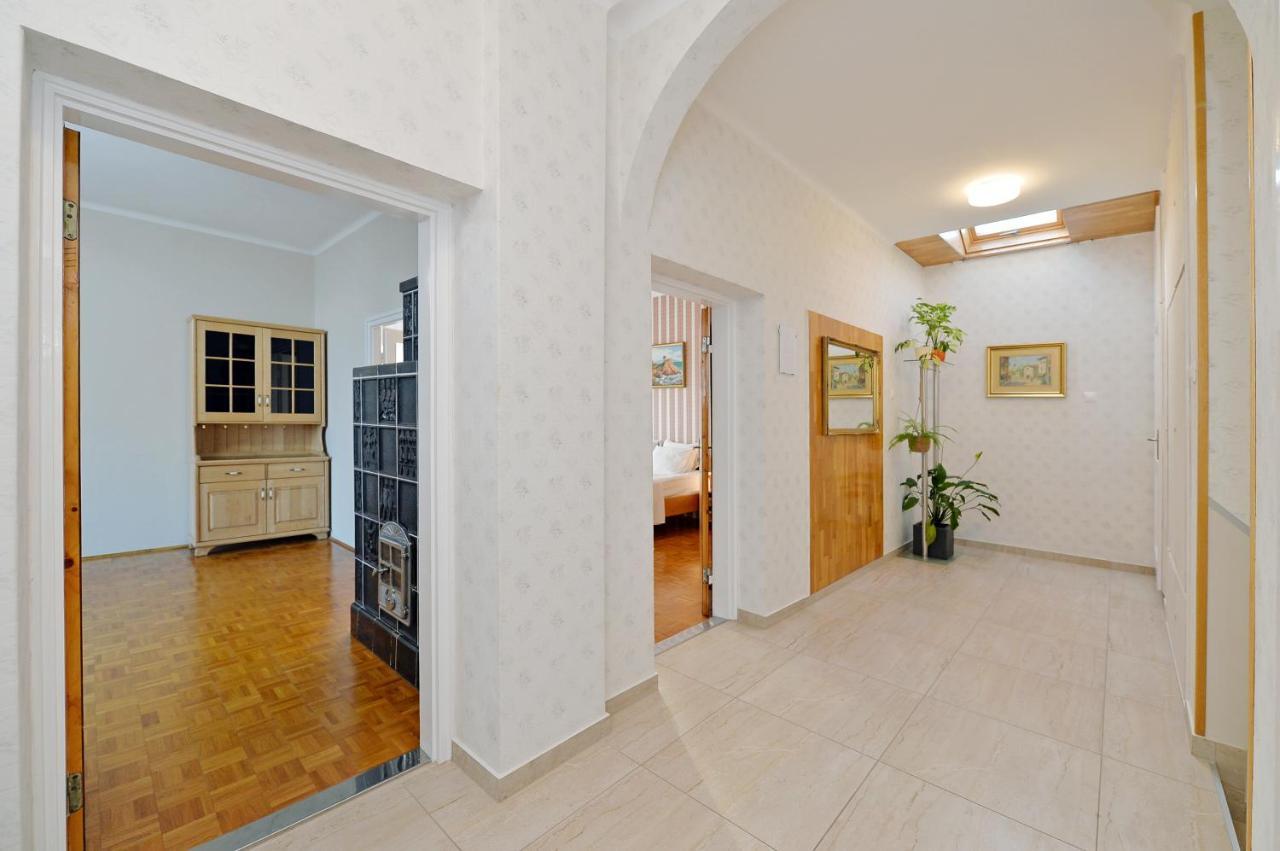 Blackbird Apartment Balatonfured Bagian luar foto