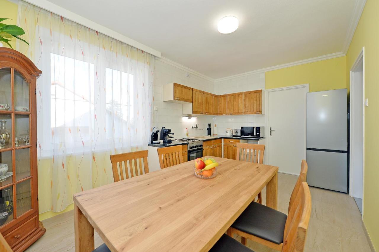 Blackbird Apartment Balatonfured Bagian luar foto