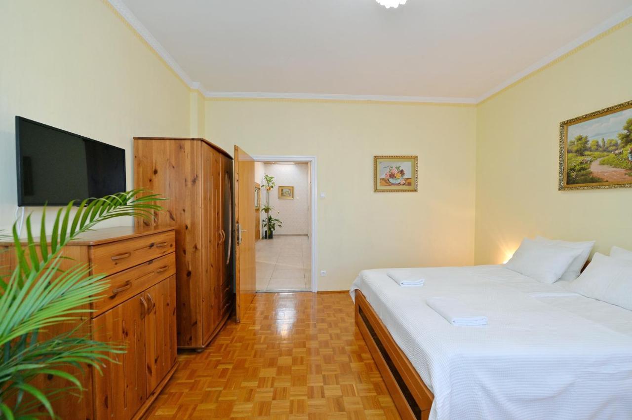 Blackbird Apartment Balatonfured Bagian luar foto