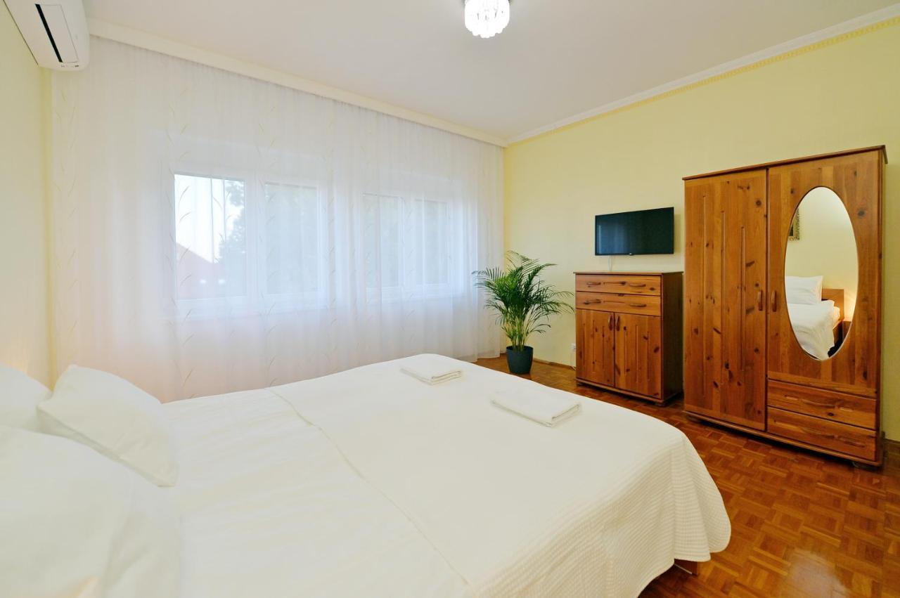 Blackbird Apartment Balatonfured Bagian luar foto