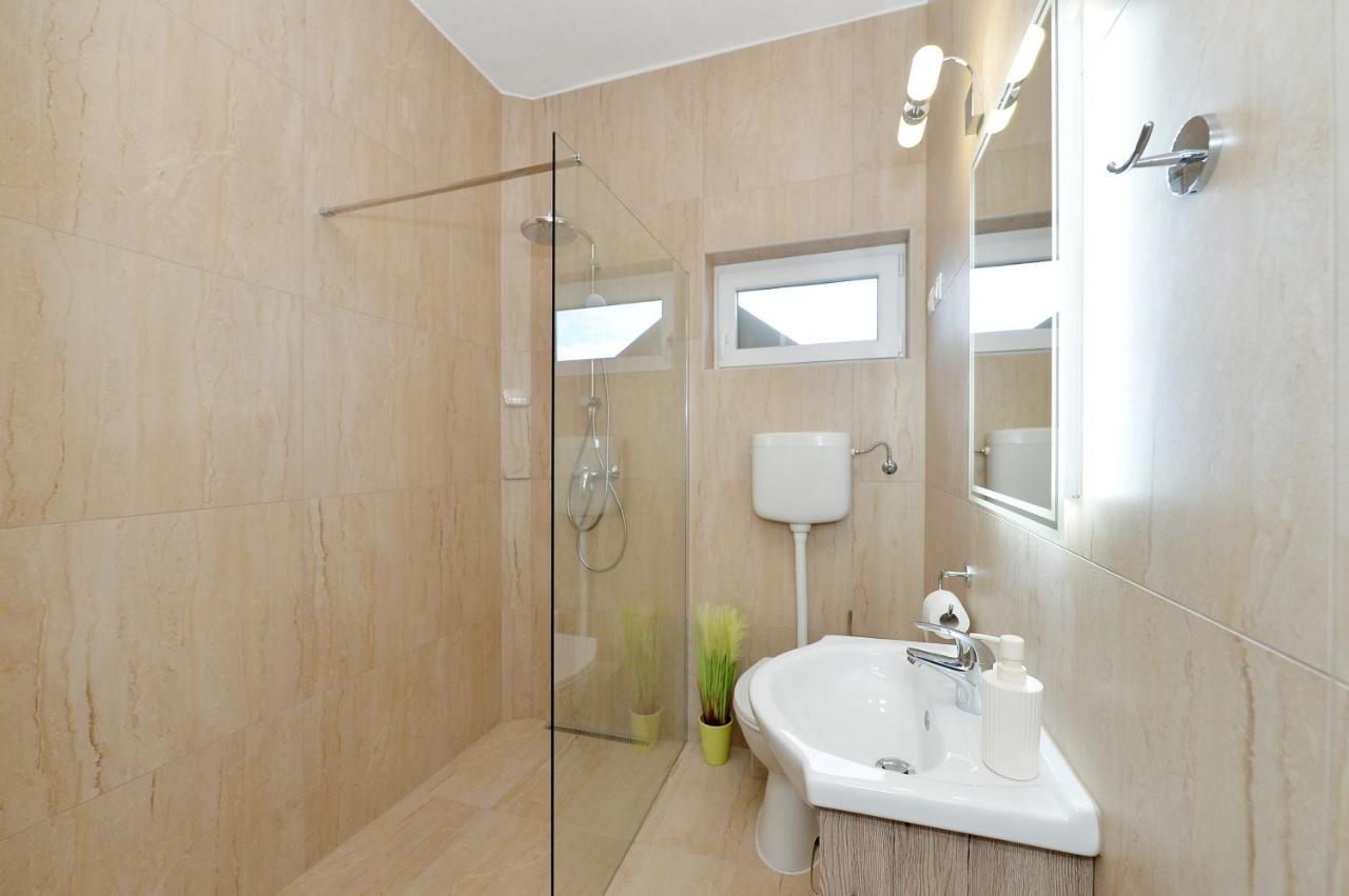 Blackbird Apartment Balatonfured Bagian luar foto